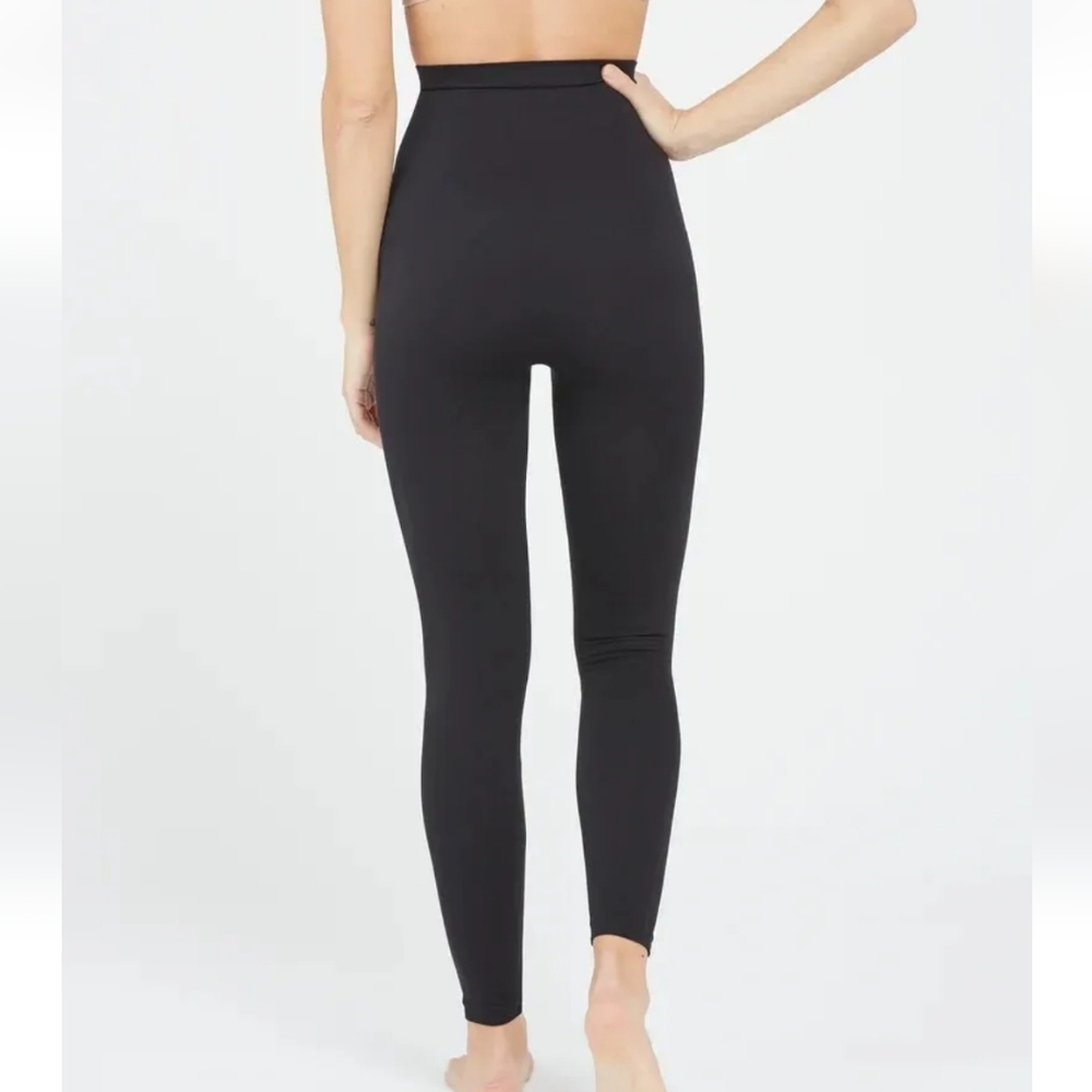 SPANX Look ae Me Now Hi-Waisted Seamless Leggings‎ size: XL black